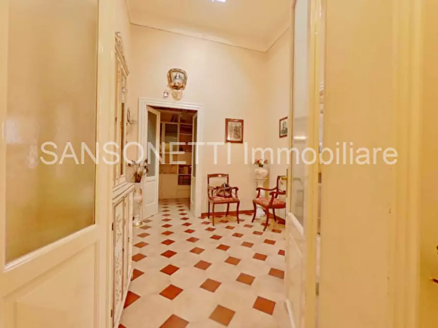 Immagine 12 di Palazzo in vendita  in LAPER a Fasano