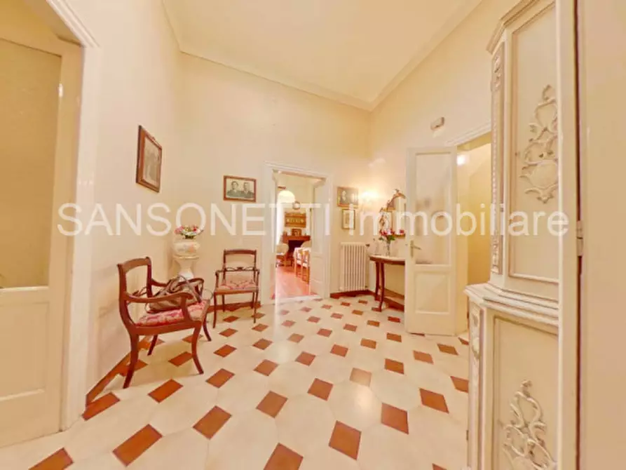 Immagine 13 di Palazzo in vendita  in LAPER a Fasano