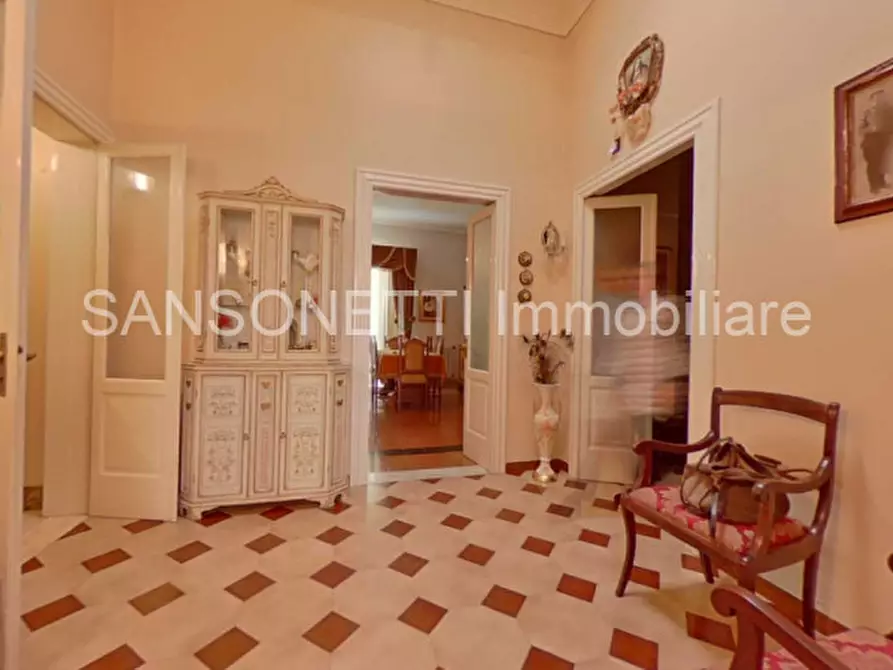 Immagine 14 di Palazzo in vendita  in LAPER a Fasano