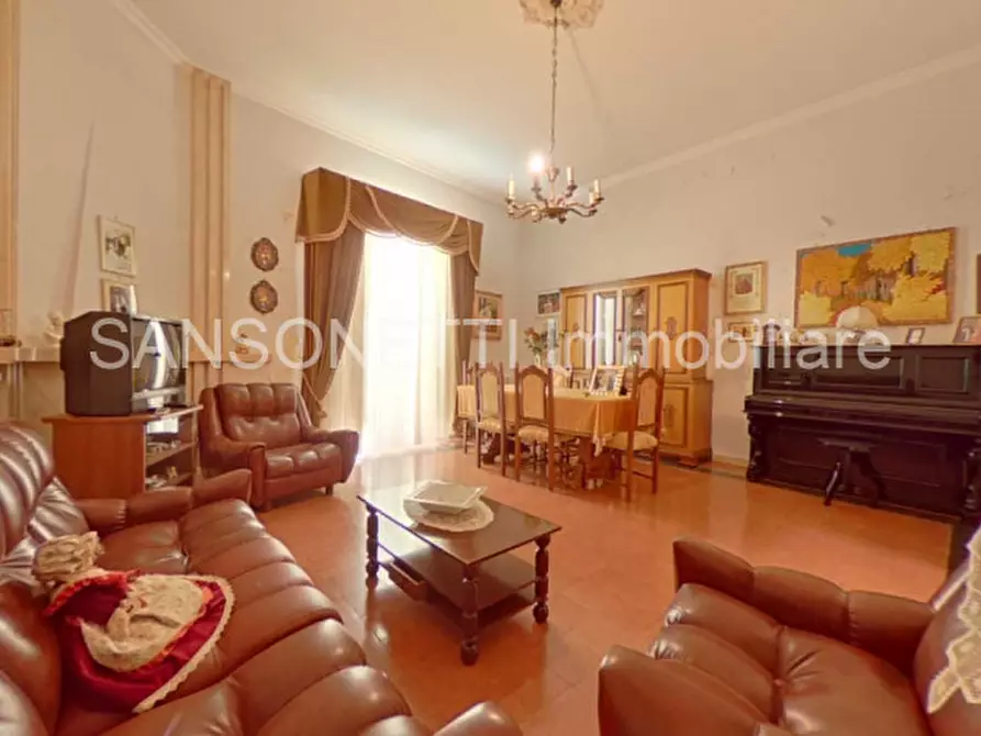 Immagine 18 di Palazzo in vendita  in LAPER a Fasano