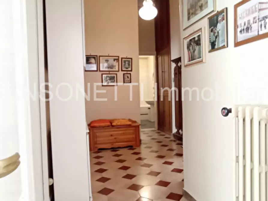 Immagine 25 di Palazzo in vendita  in LAPER a Fasano