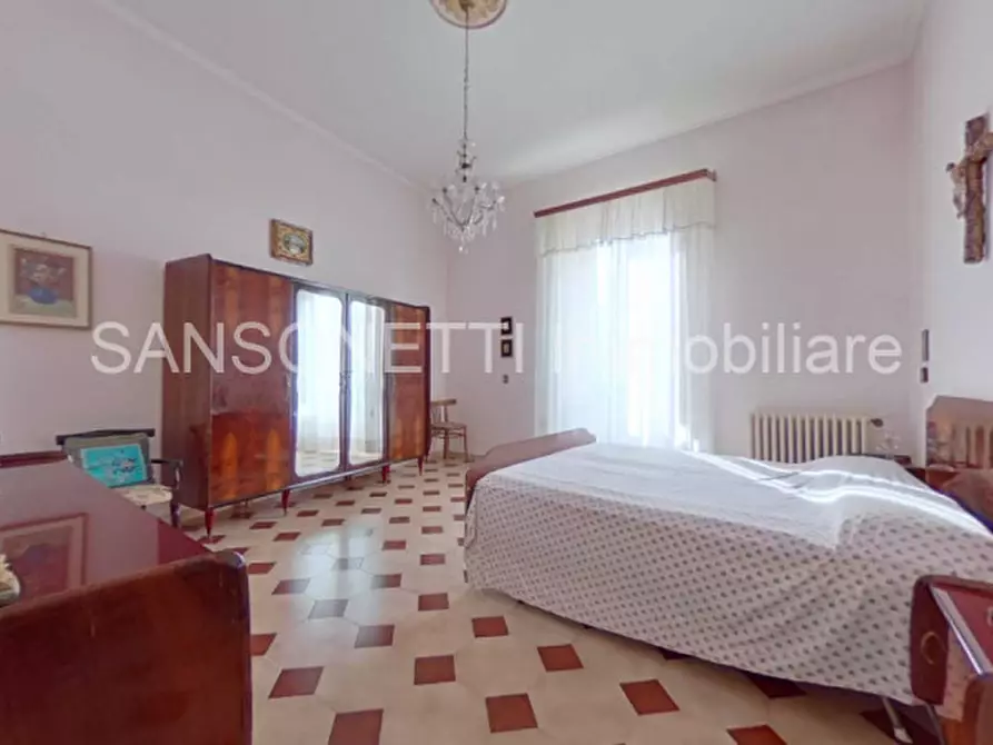 Immagine 34 di Palazzo in vendita  in LAPER a Fasano