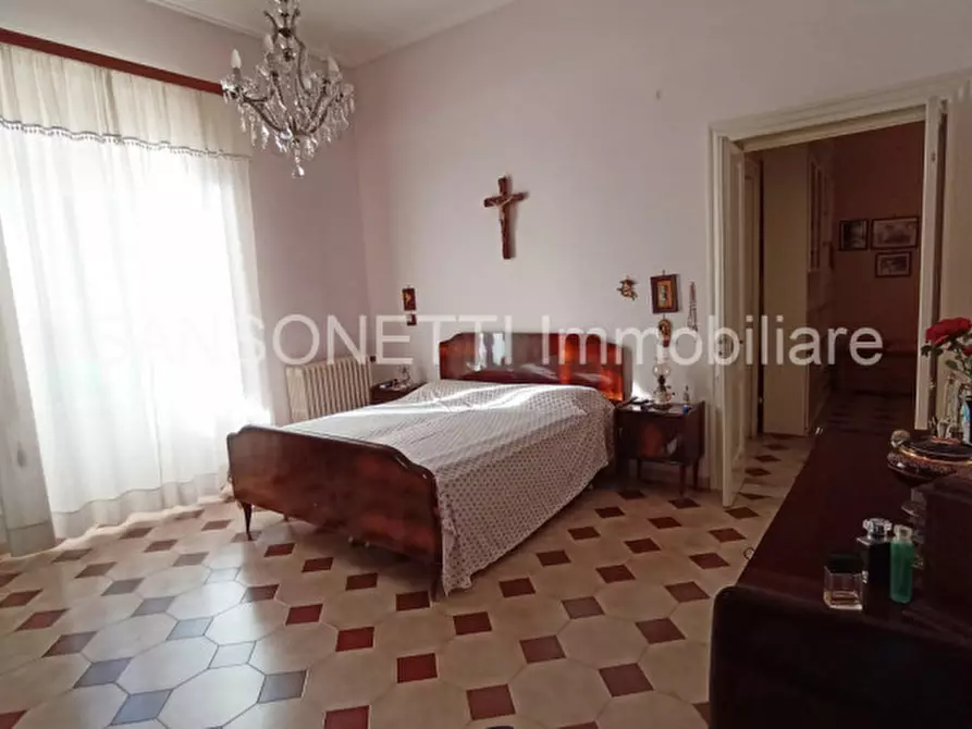 Immagine 36 di Palazzo in vendita  in LAPER a Fasano