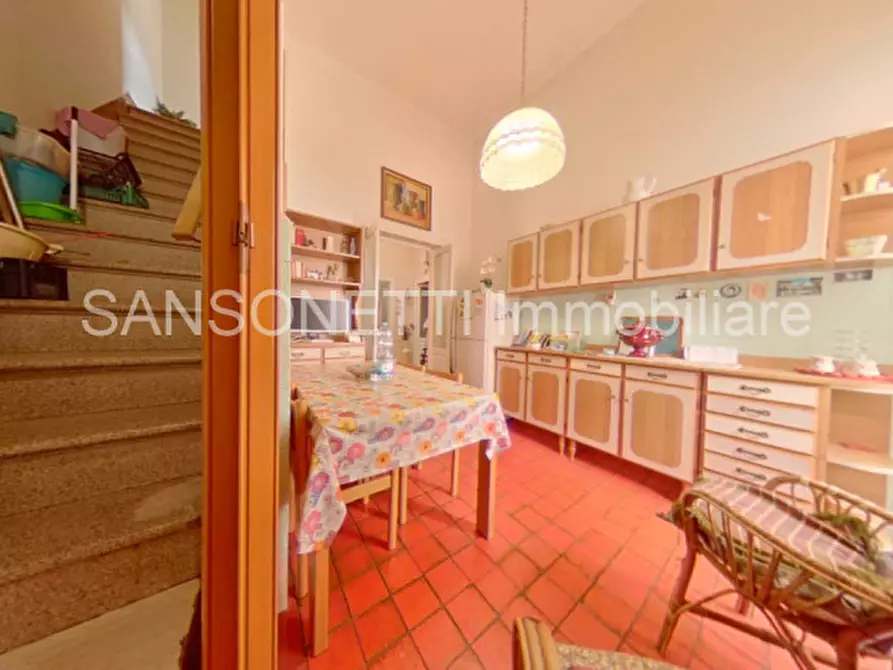 Immagine 37 di Palazzo in vendita  in LAPER a Fasano