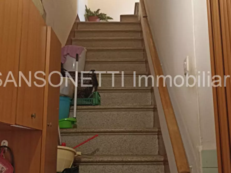 Immagine 38 di Palazzo in vendita  in LAPER a Fasano