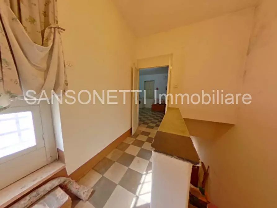 Immagine 39 di Palazzo in vendita  in LAPER a Fasano