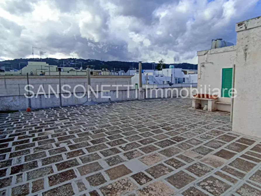 Immagine 46 di Palazzo in vendita  in LAPER a Fasano