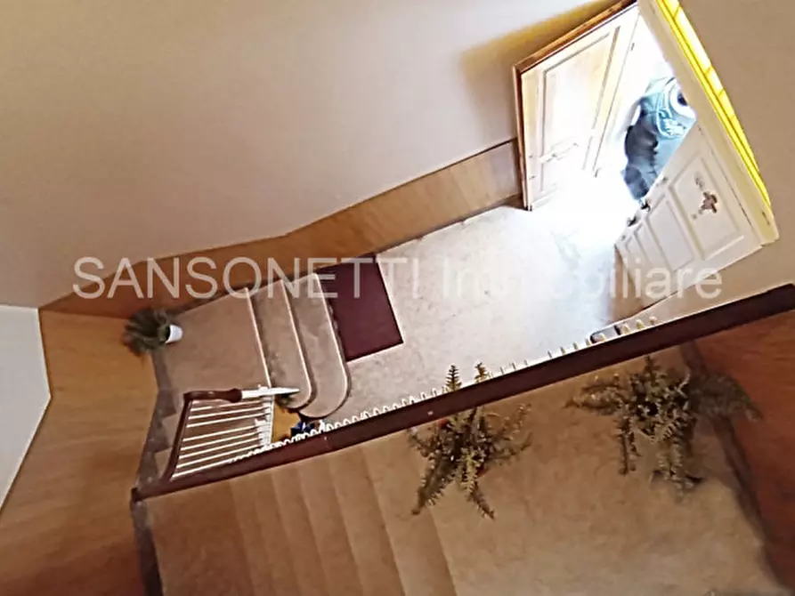 Immagine 49 di Palazzo in vendita  in LAPER a Fasano