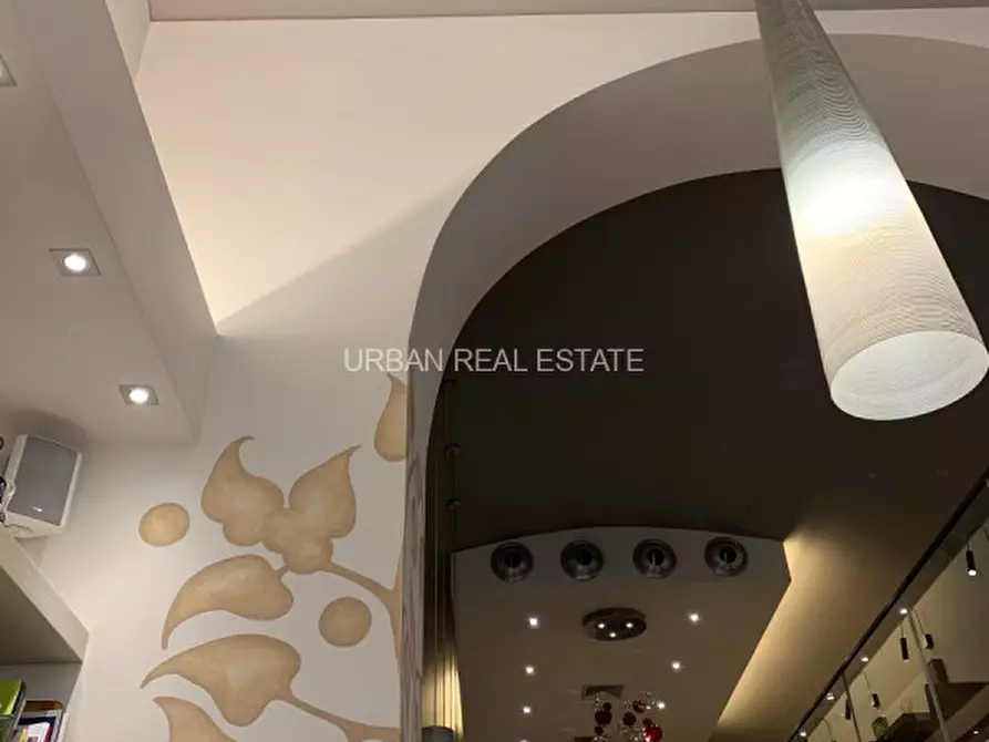 Immagine 4 di Negozio in vendita  in Via De Rittmeyer 14 a Trieste