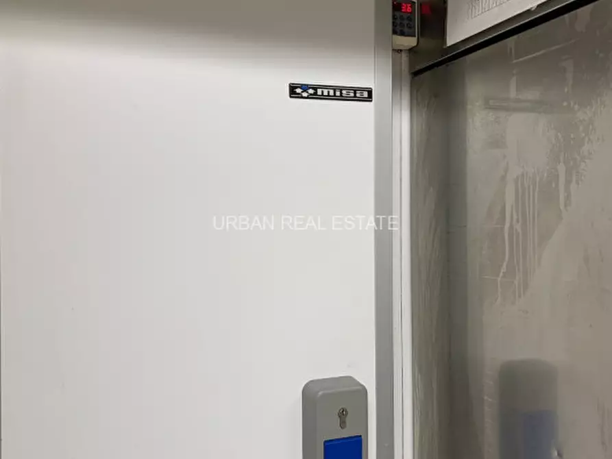 Immagine 31 di Negozio in vendita  in Via De Rittmeyer 14 a Trieste