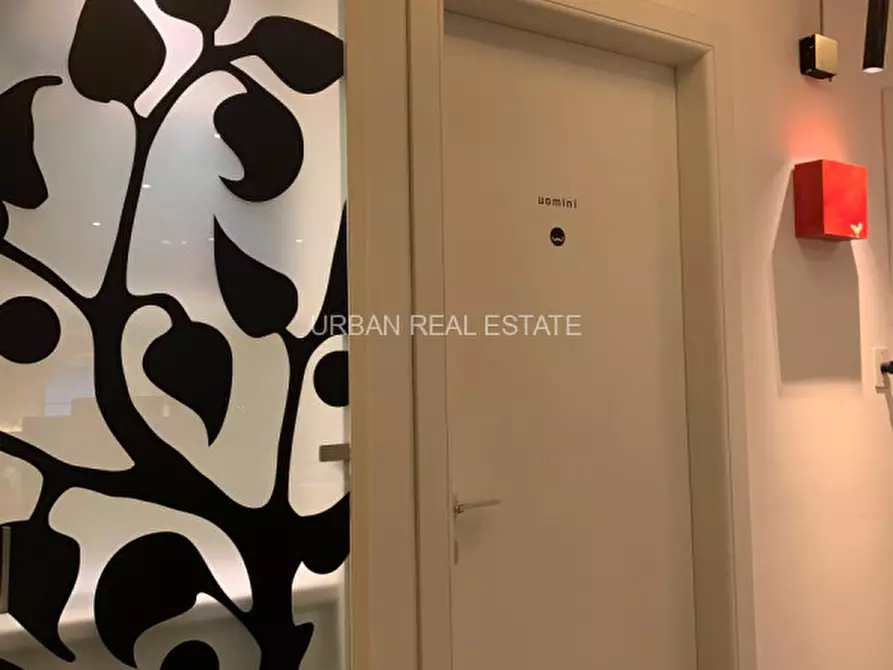 Immagine 34 di Negozio in vendita  in Via De Rittmeyer 14 a Trieste