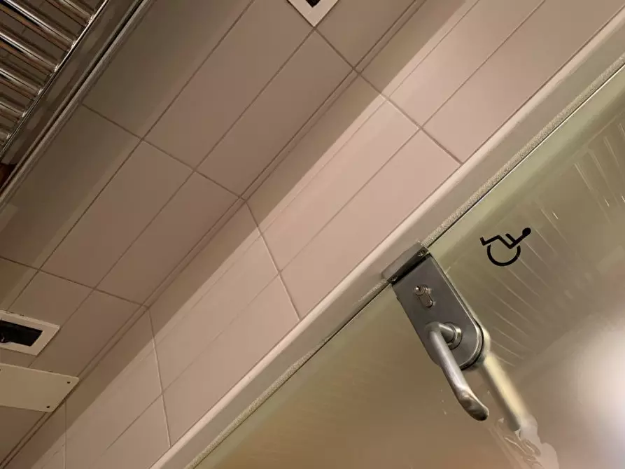 Immagine 62 di Negozio in vendita  in Via De Rittmeyer 14 a Trieste