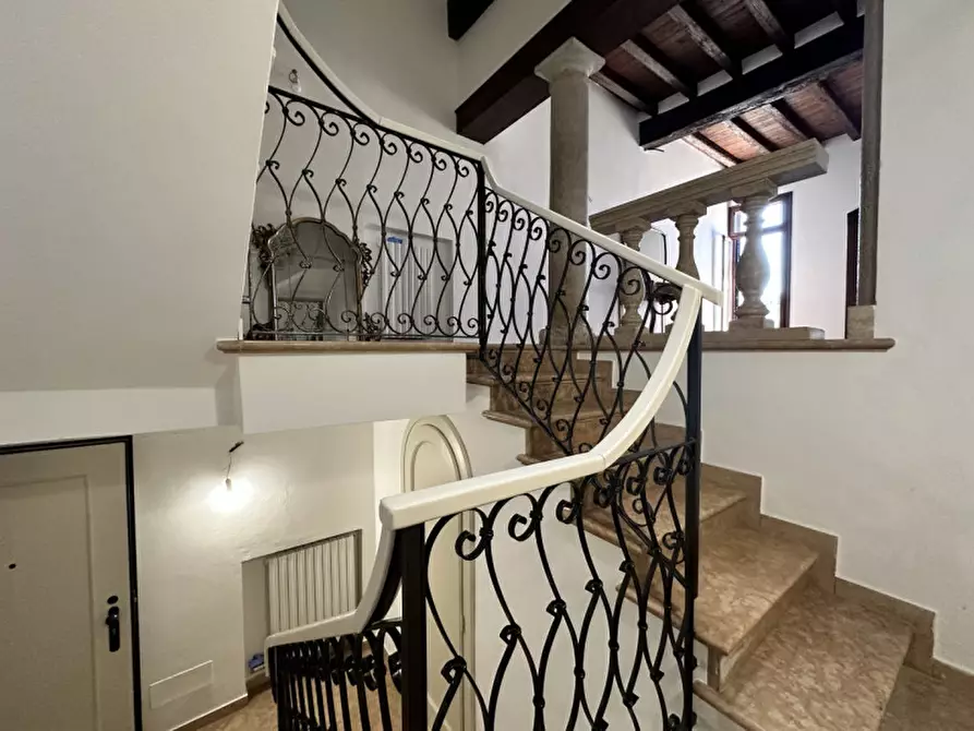 Immagine 3 di Appartamento in vendita  in via cesare battisti a Padova