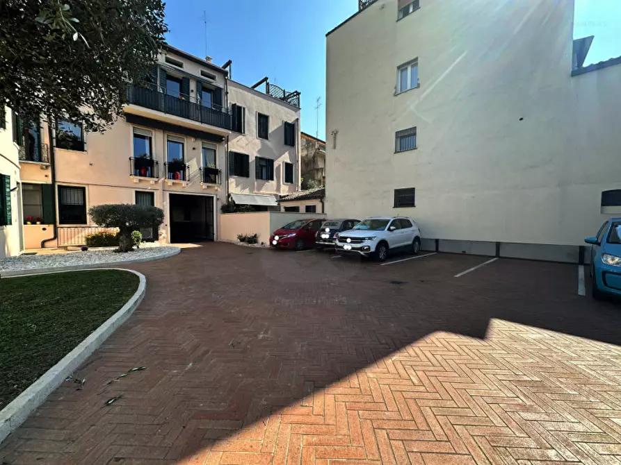 Immagine 5 di Appartamento in vendita  in via cesare battisti a Padova