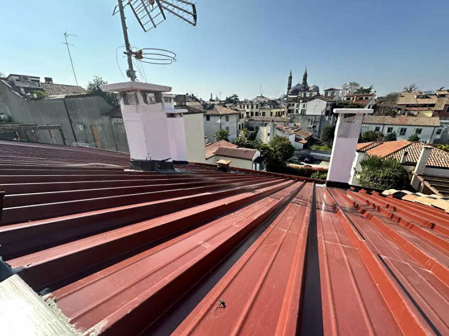 Immagine 9 di Appartamento in vendita  in via cesare battisti a Padova