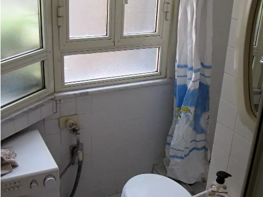 Immagine 24 di Appartamento in affitto  in via goffredo mameli a Roma