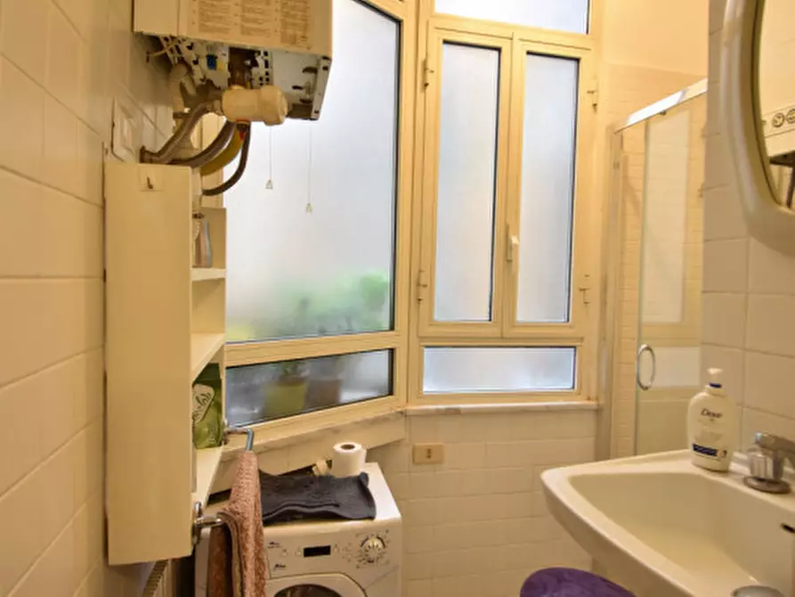 Immagine 26 di Appartamento in affitto  in via goffredo mameli a Roma