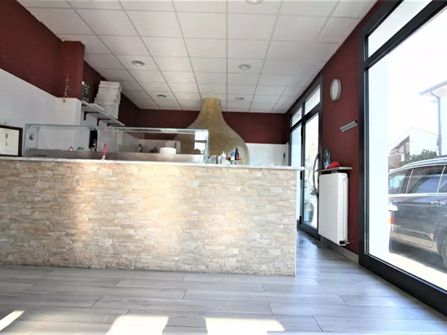 Immagine 5 di Negozio in vendita  a Padova