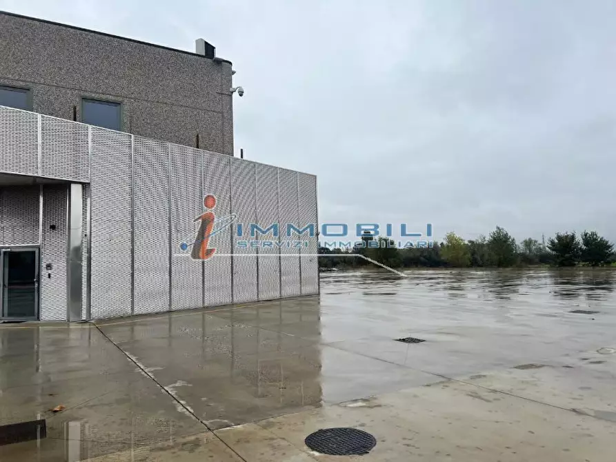 Immagine 17 di Magazzino in vendita  in VIA CECHOV a San Giuliano Milanese