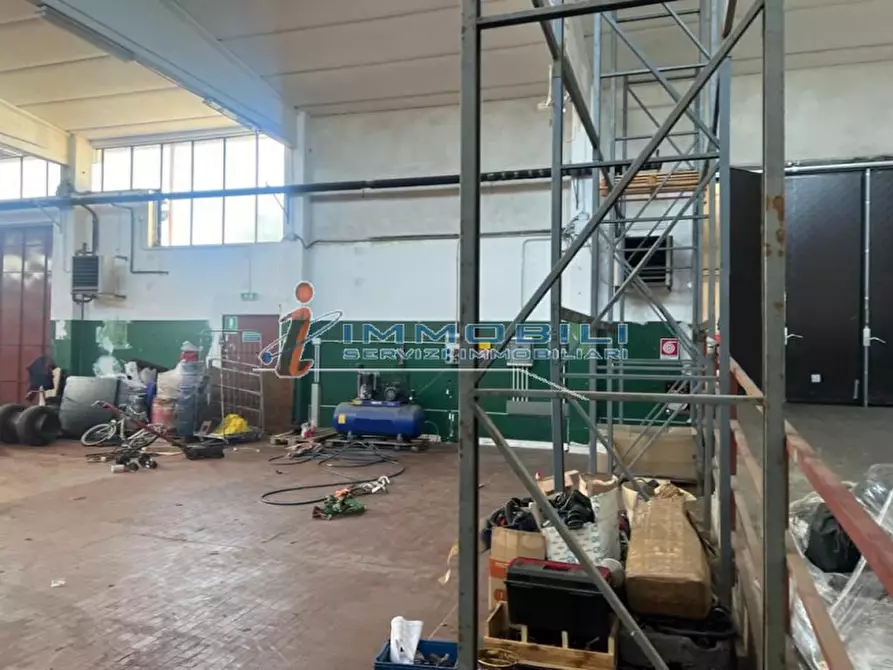 Immagine 5 di Laboratorio in vendita  in VIA LARIO a San Giuliano Milanese