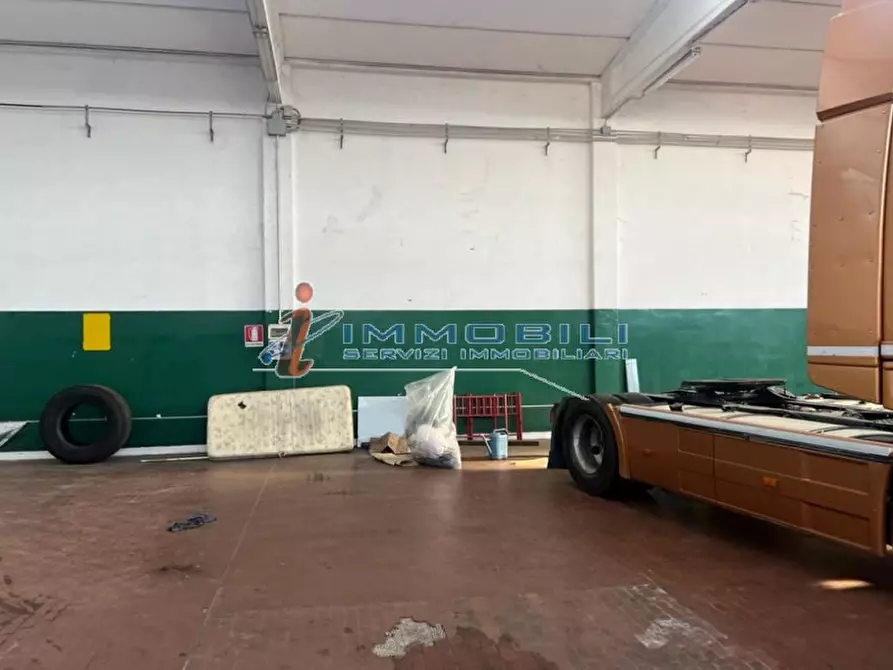 Immagine 8 di Laboratorio in vendita  in VIA LARIO a San Giuliano Milanese