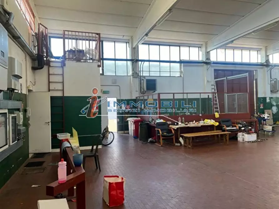 Immagine 13 di Laboratorio in vendita  in VIA LARIO a San Giuliano Milanese