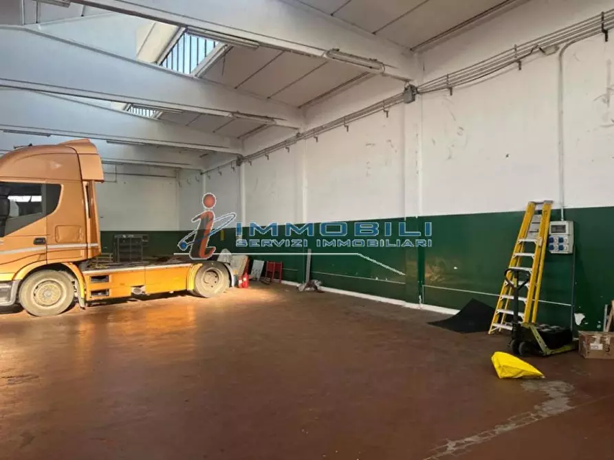 Immagine 14 di Laboratorio in vendita  in VIA LARIO a San Giuliano Milanese