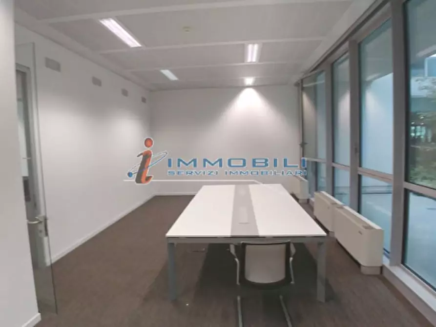 Immagine 3 di Ufficio in affitto  in VIA BAZZI CARLO a Milano
