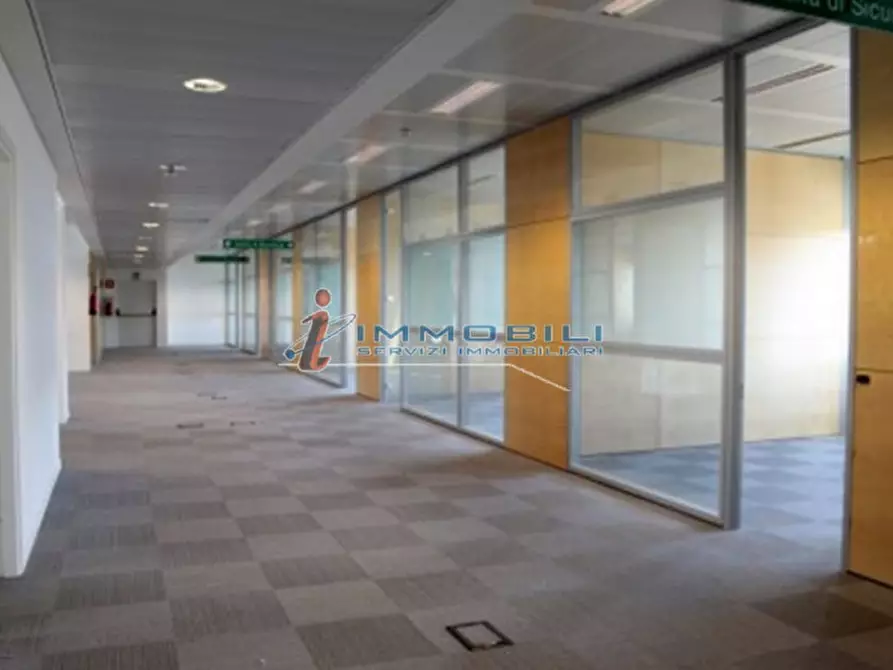 Immagine 18 di Ufficio in affitto  in VIA BAZZI CARLO a Milano