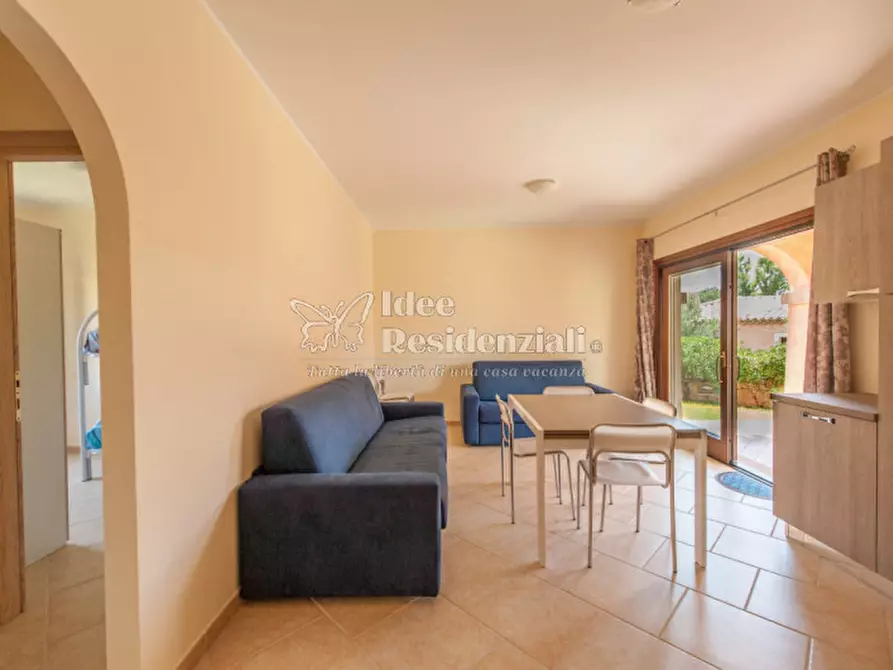 Immagine 5 di Appartamento in vendita  in Via dei Pini a Golfo Aranci