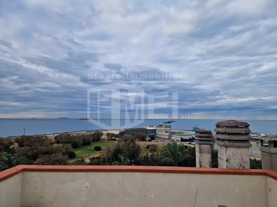 Immagine 1 di Appartamento in vendita  in viale italia a Livorno