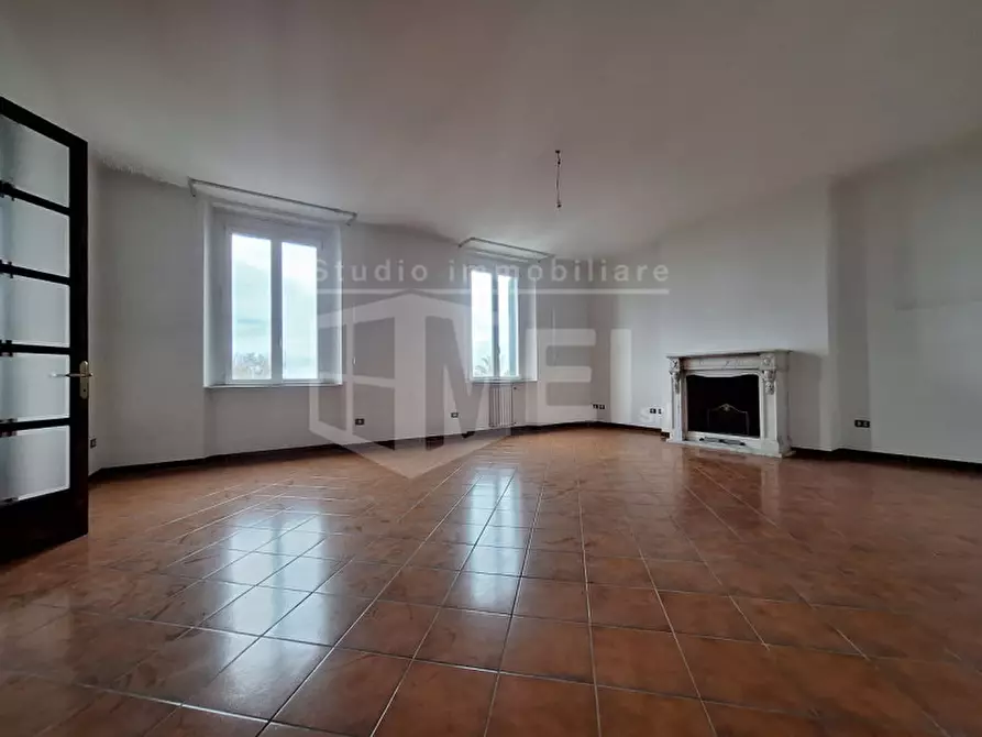 Immagine 7 di Appartamento in vendita  in viale italia a Livorno