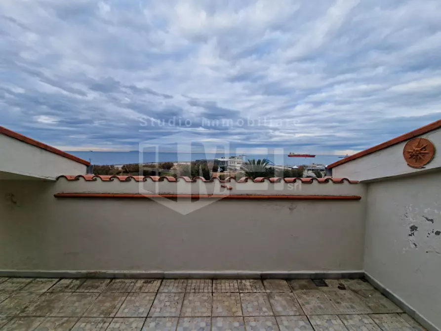 Immagine 9 di Appartamento in vendita  in viale italia a Livorno