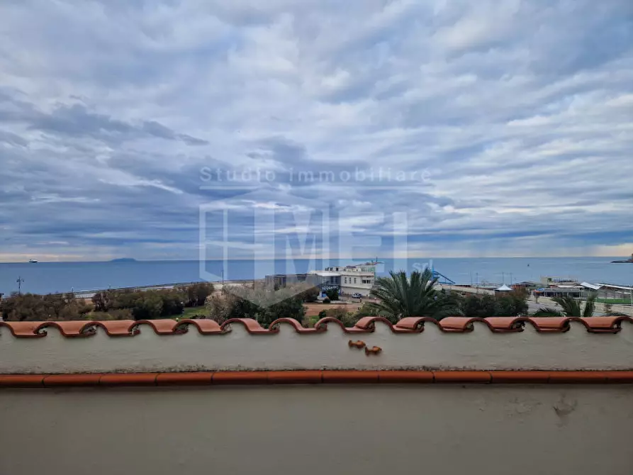 Immagine 11 di Appartamento in vendita  in viale italia a Livorno