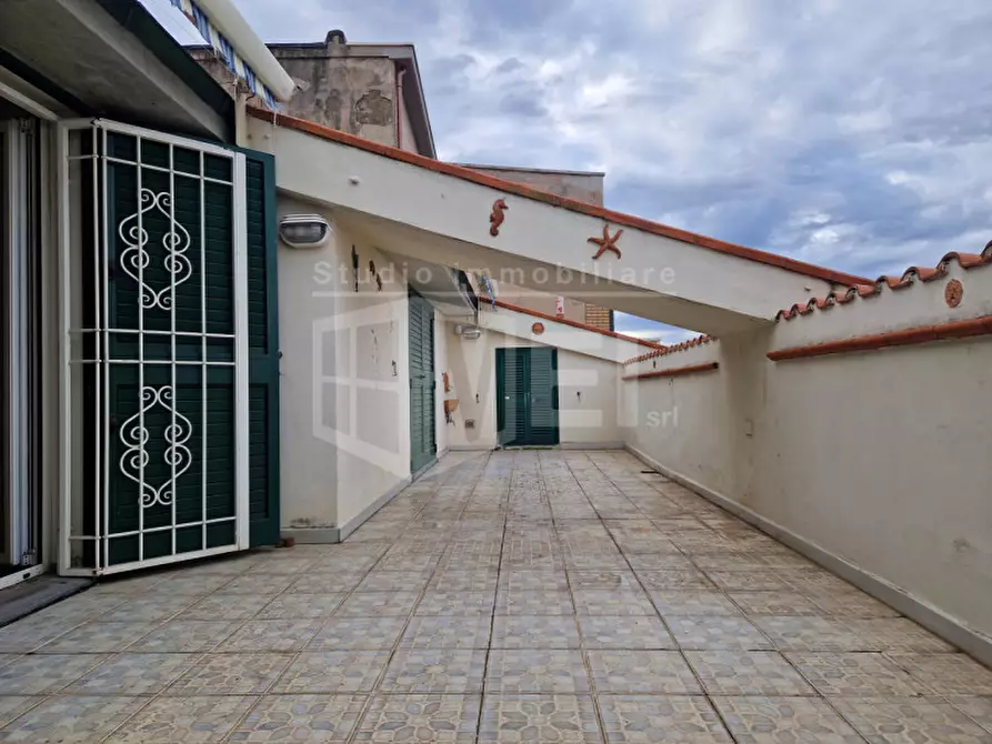 Immagine 12 di Appartamento in vendita  in viale italia a Livorno