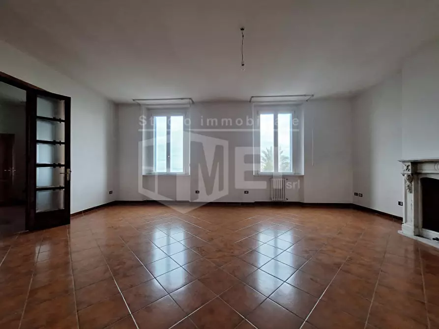 Immagine 13 di Appartamento in vendita  in viale italia a Livorno