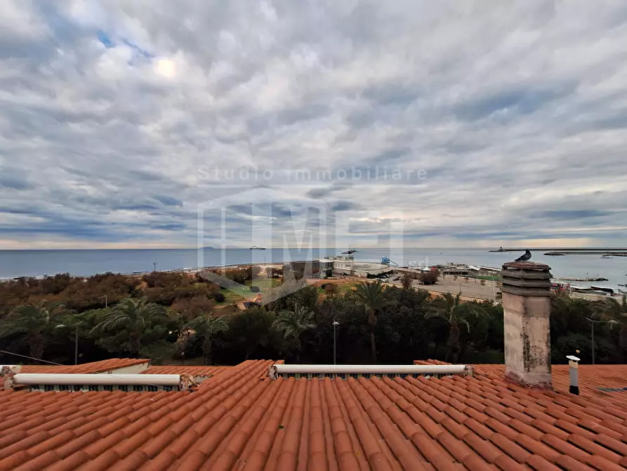 Immagine 22 di Appartamento in vendita  in viale italia a Livorno