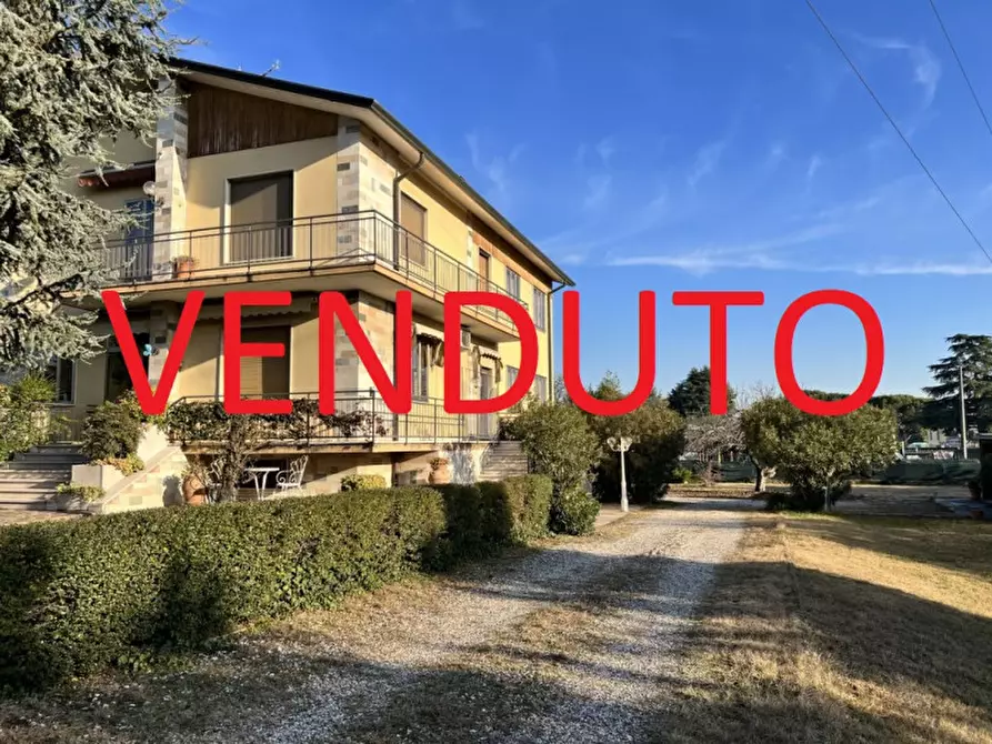 Immagine 1 di Villa in vendita  in via Bassone a Verona