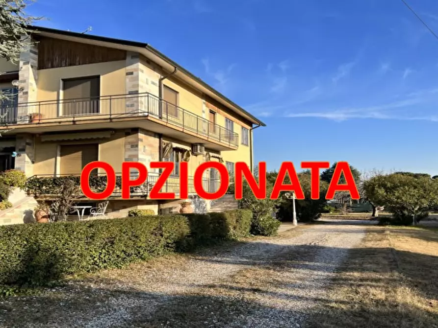 Immagine 1 di Villa in vendita  in via Bassone a Verona