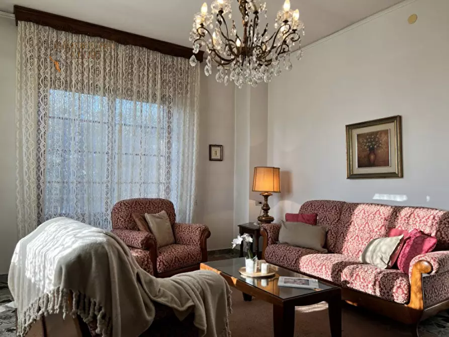 Immagine 2 di Villa in vendita  in via Bassone a Verona