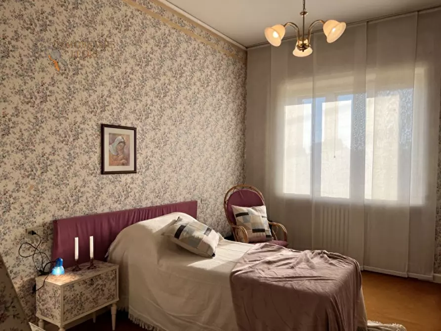 Immagine 4 di Villa in vendita  in via Bassone a Verona