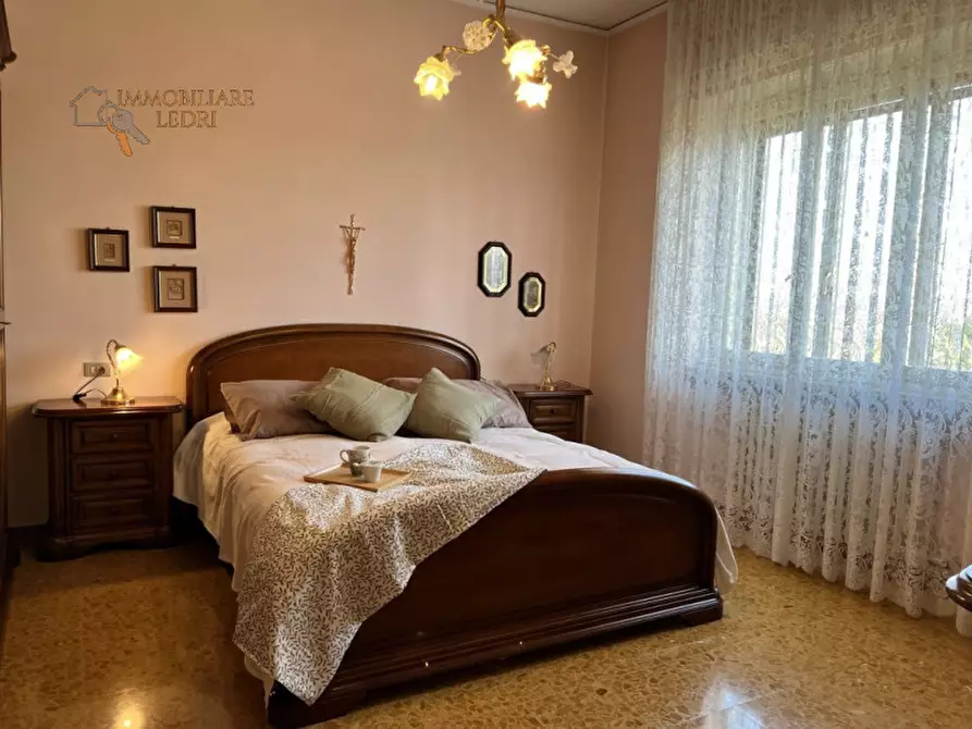 Immagine 7 di Villa in vendita  in via Bassone a Verona