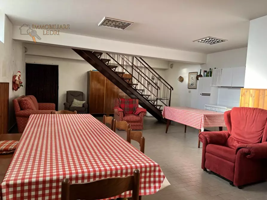 Immagine 16 di Villa in vendita  in via Bassone a Verona