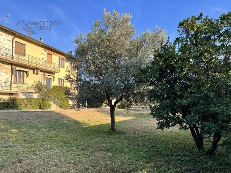 Immagine 19 di Villa in vendita  in via Bassone a Verona