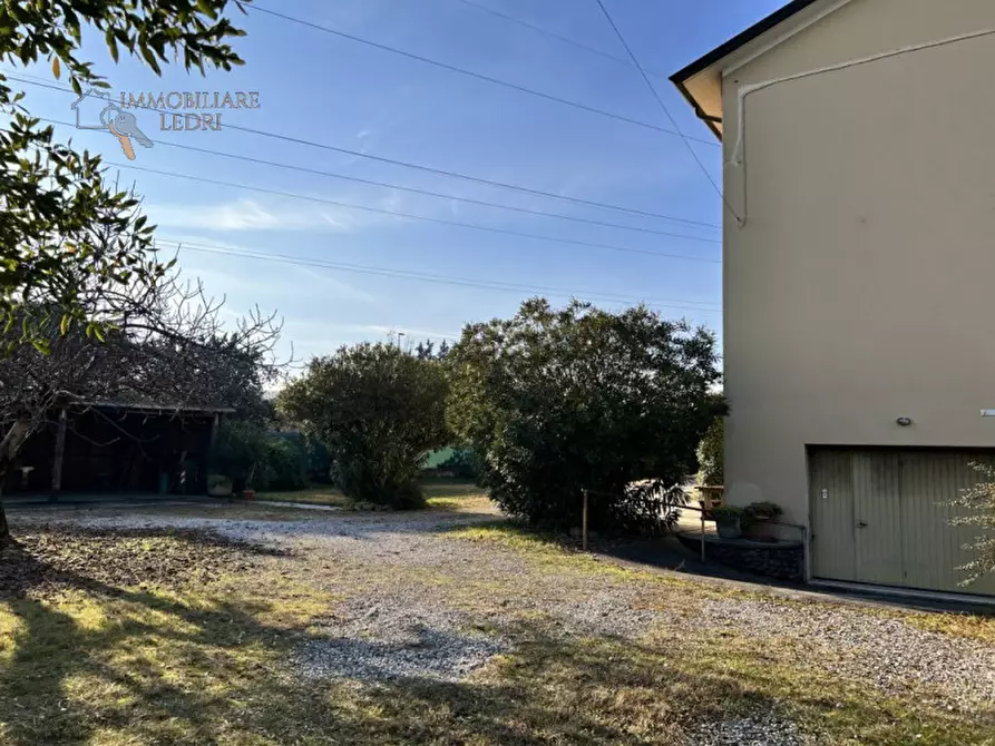 Immagine 21 di Villa in vendita  in via Bassone a Verona