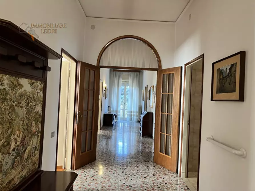 Immagine 25 di Villa in vendita  in via Bassone a Verona