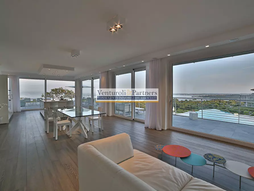 Immagine 3 di Attico in vendita  in strada provinciale 25 a Padenghe Sul Garda