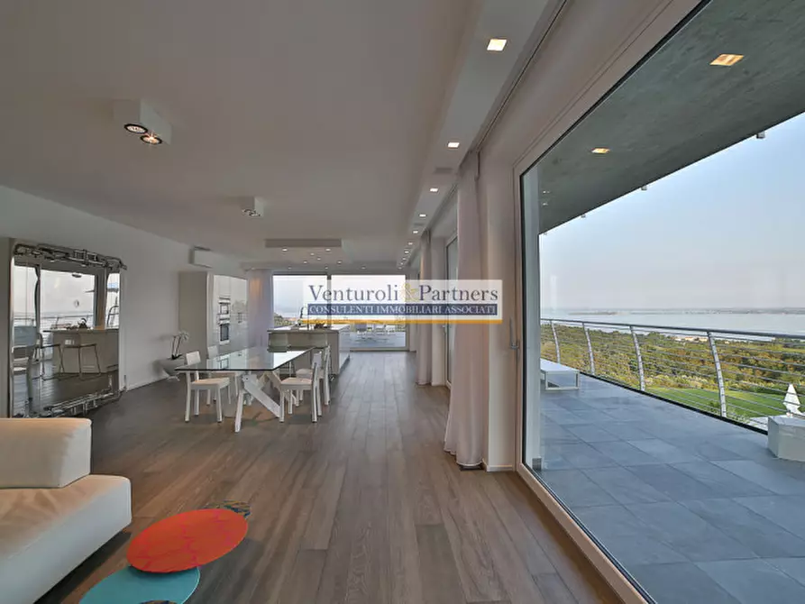 Immagine 4 di Attico in vendita  in strada provinciale 25 a Padenghe Sul Garda