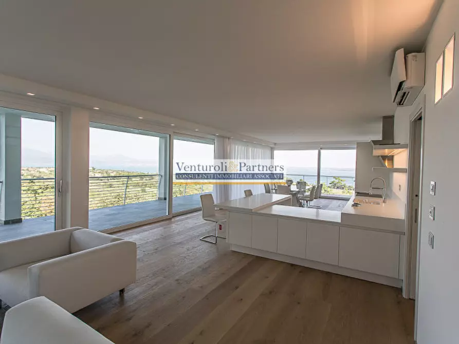 Immagine 7 di Attico in vendita  in strada provinciale 25 a Padenghe Sul Garda