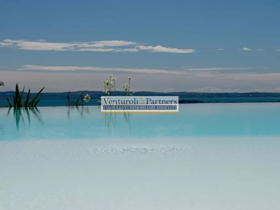 Immagine 14 di Attico in vendita  in strada provinciale 25 a Padenghe Sul Garda